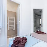 Wonderful And Bright Apartment Close To Everything